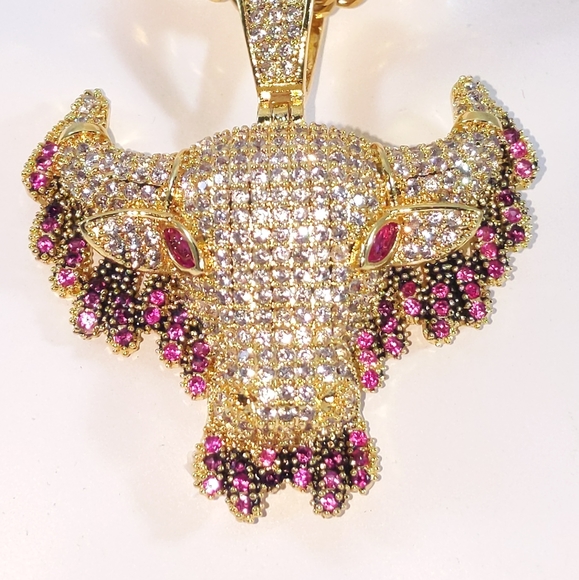 🧡 Iced Demon Bull Pendant + 20" Cuban Chain - Picture 6 of 8